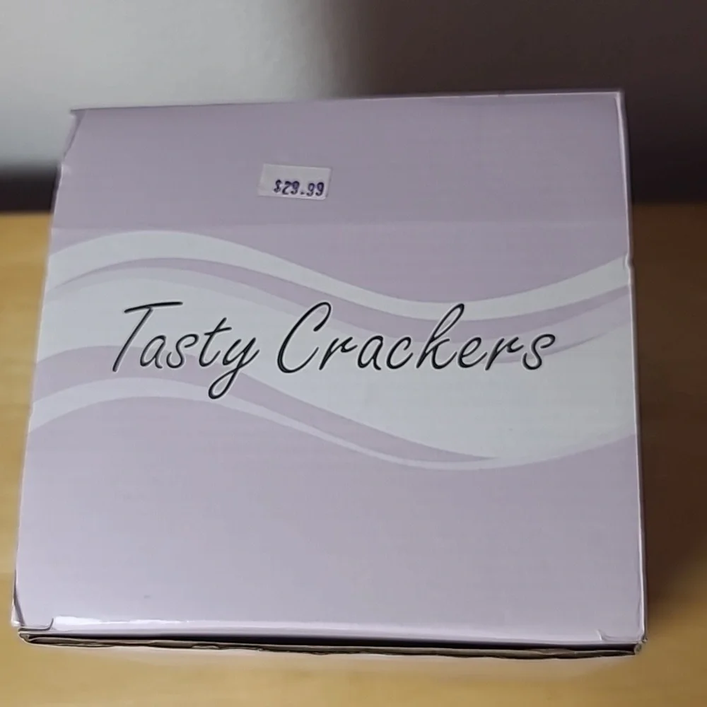 Tasty Crackers salt and pepper shaker holers